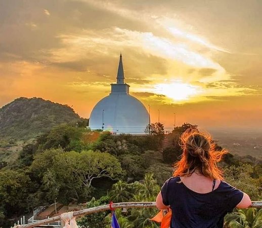 mihintale--srilanka-round-tour-taxisceylon
