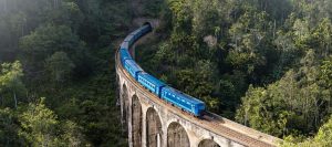 kandy-train-srilanka -train