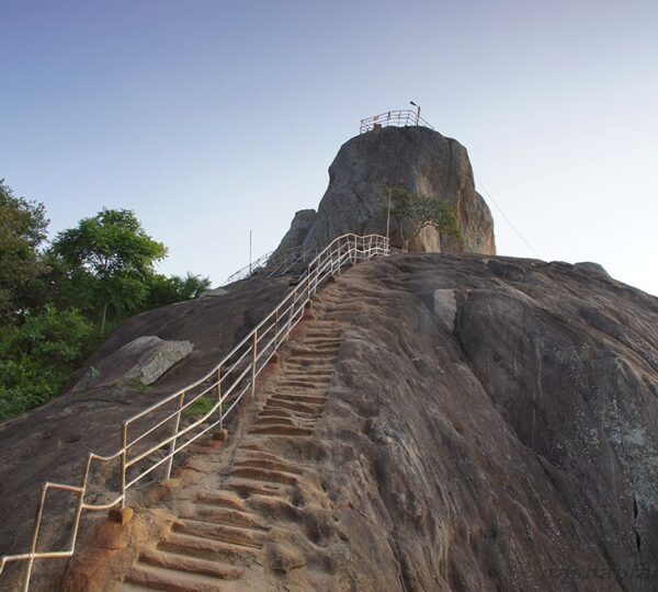 visit-mihintala-anuradhapura-srilanka-with-taxisceylon